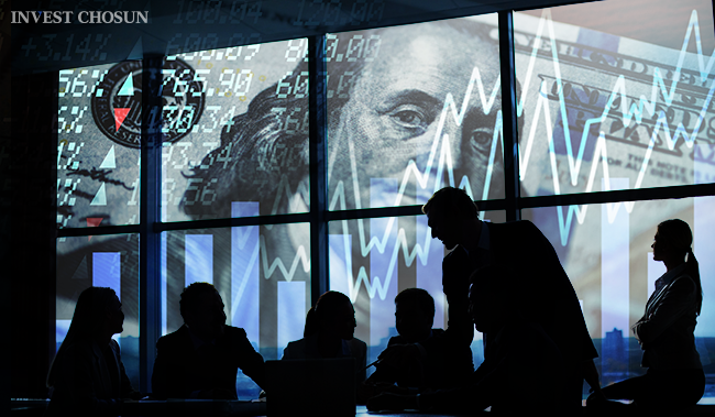 인기 없는 '관제상품'에 골머리…환율 방어 독박 쓴 증권사들